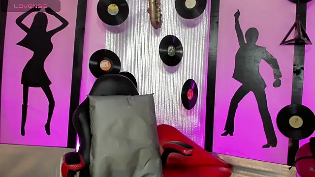 Snapshot of Cristal_and_noha chatting on March 1, 2026, 3:28 am Cristal and noha online show from March 1, 2026, 3:28 am