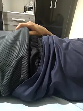 MOREN044 online show from February 12, 2026, 1:49 am