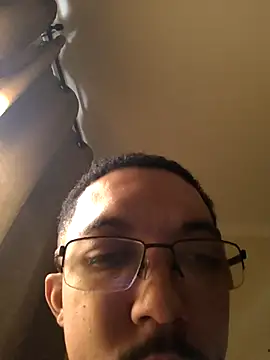 Snapshot of MOREN044 chatting on April 8, 2026, 5:36 pm MOREN044 online show from April 8, 2026, 5:36 pm