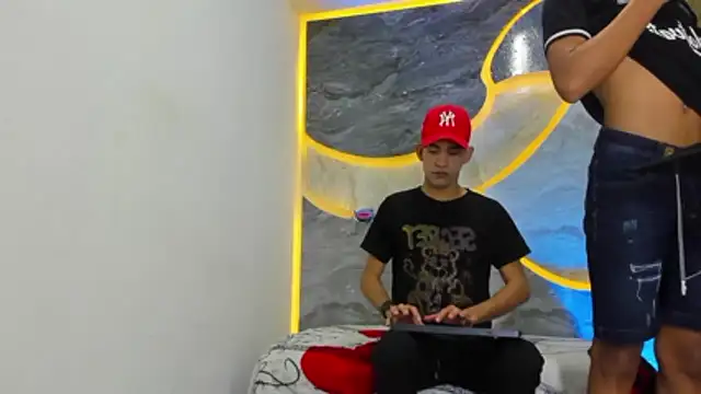 Snapshot of couplehot_sex_ chatting on February 26, 2026, 4:01 am couplehot sex online show from February 26, 2026, 4:01 am