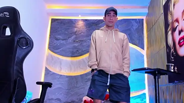 Snapshot of couplehot_sex_ chatting on February 24, 2026, 4:02 am couplehot sex online show from February 24, 2026, 4:02 am