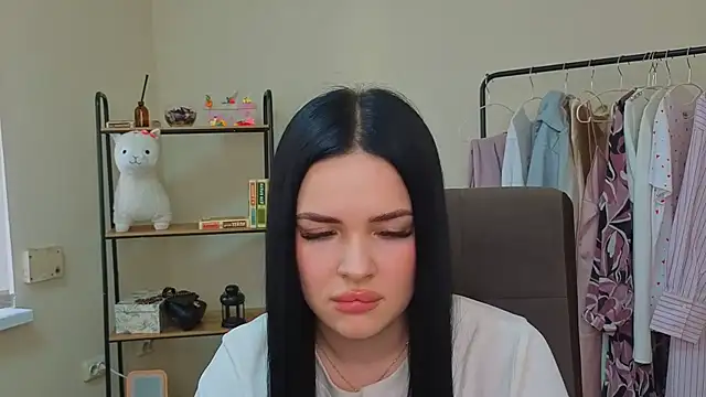 JenniferHowardd online show from February 10, 2026, 11:09 am