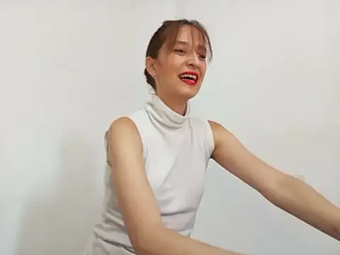 Snapshot of Aurabloom_1 chatting on February 8, 2026, 7:33 pm Aurabloom 1 online show from February 8, 2026, 7:33 pm