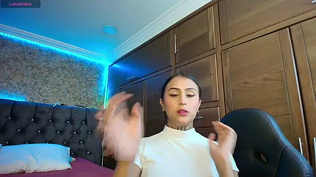 sarah escobarr online show from February 18, 2026, 1:18 pm