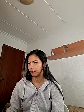 ZeforAitanna online show from April 8, 2026, 9:55 am