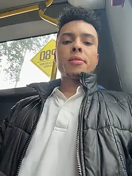 Snapshot of Eros_lee chatting on February 17, 2026, 5:32 pm Eros lee online show from February 17, 2026, 5:32 pm