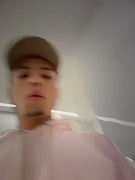 Snapshot of Eros_lee chatting on February 23, 2026, 10:32 pm Eros lee online show from February 23, 2026, 10:32 pm