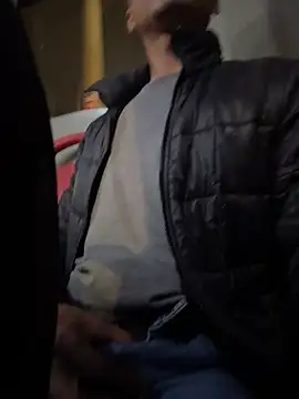 Snapshot of Eros_lee chatting on February 13, 2026, 4:12 am Eros lee online show from February 13, 2026, 4:12 am