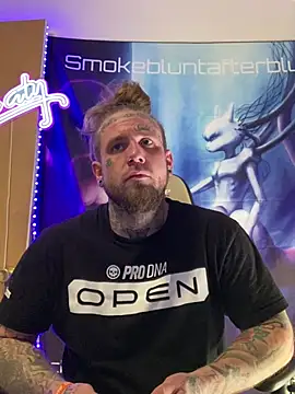 Smokebluntafterblunt online show from April 6, 2026, 12:50 am