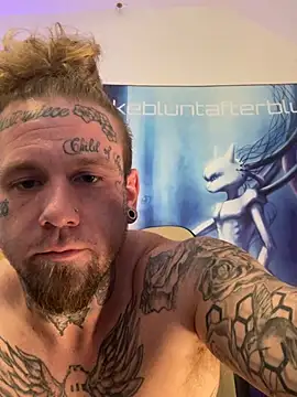 Snapshot of Smokebluntafterblunt chatting on February 11, 2026, 3:56 pm Smokebluntafterblunt online show from February 11, 2026, 3:56 pm