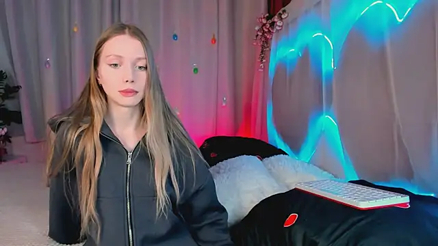 lada2k4 online show from April 6, 2026, 6:03 am