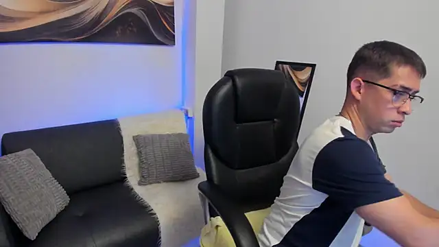 Tommas Jhonson online show from February 25, 2026, 4:01 am