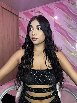 Snapshot of Katie_boss2 chatting on February 11, 2026, 1:05 am Katie boss2 online show from February 11, 2026, 1:05 am