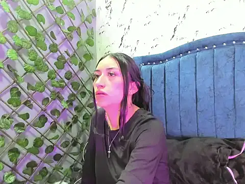 TiffanyDream8 online show from April 18, 2026, 9:15 pm