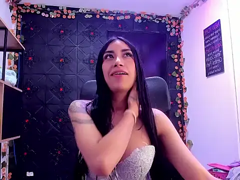 TiffanyDream8 online show from February 26, 2026, 9:26 pm