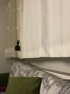 Snapshot of seluna_baby chatting on February 17, 2026, 5:10 pm seluna baby online show from February 17, 2026, 5:10 pm