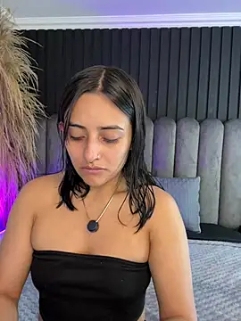Nanda vixen  online show from May 19, 2026, 11:12 pm