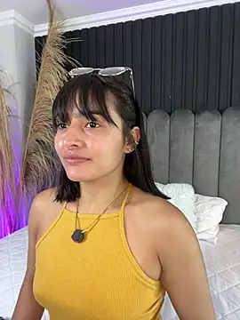 Nanda vixen  online show from February 13, 2026, 8:53 pm