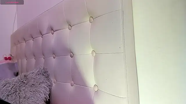 MiaEvans0 online show from March 27, 2026, 3:04 am