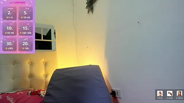 MiaEvans0 online show from May 16, 2026, 7:13 pm