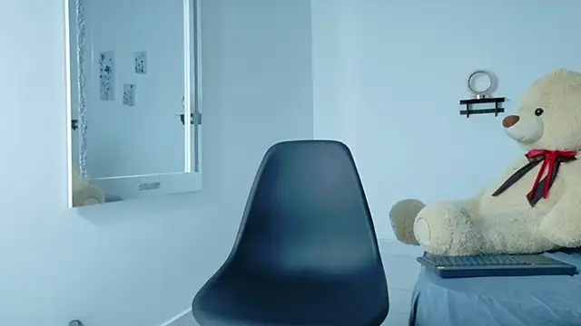 Fit valkiria online show from April 14, 2026, 8:03 pm