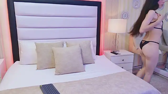 Snapshot of LaurenHazell chatting on February 11, 2026, 4:12 am LaurenHazell online show from February 11, 2026, 4:12 am