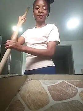 -hotebony online show from February 15, 2026, 9:36 pm