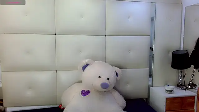 Snapshot of isahotx chatting on February 25, 2026, 3:51 am isahotx online show from February 25, 2026, 3:51 am