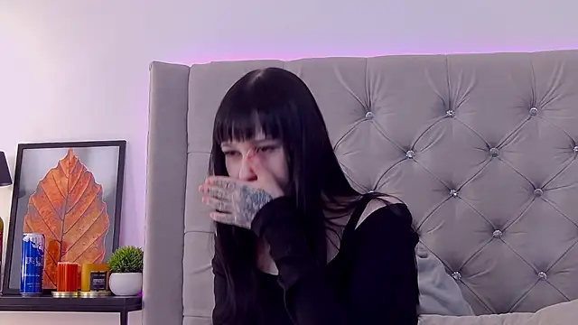 AmeliaSoft online show from April 5, 2026, 7:09 pm