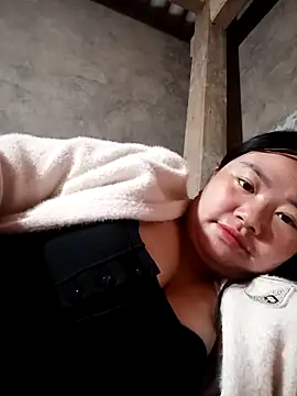 lisn-cute online show from March 3, 2026, 11:34 pm