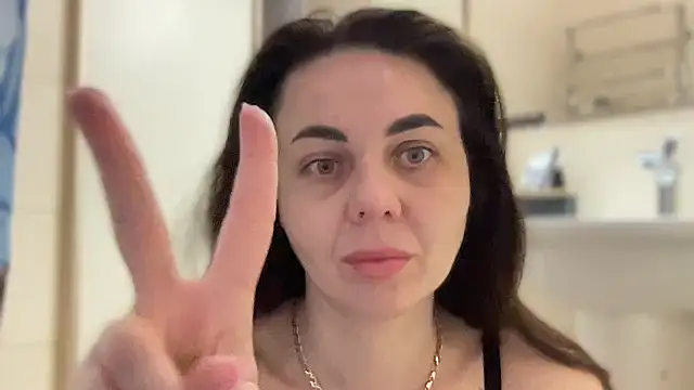 Snapshot of Darsy_Rox chatting on May 3, 2026, 7:46 am Darsy Rox online show from May 3, 2026, 7:46 am