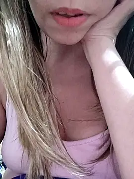 Snapshot of miel02 chatting on March 15, 2026, 9:16 am miel02 online show from March 15, 2026, 9:16 am