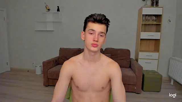 Max foks  online show from April 5, 2026, 2:13 pm