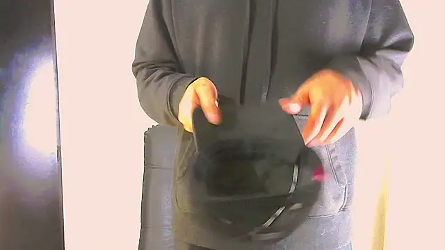 Thommas8a online show from February 18, 2026, 1:58 am