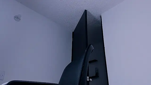 Thommas8a online show from February 10, 2026, 2:43 am