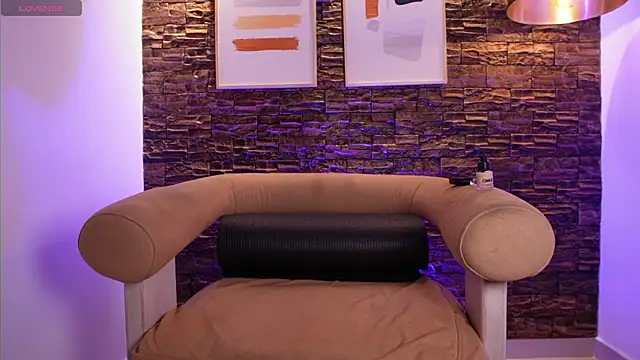 Snapshot of Celeste_Cole chatting on February 21, 2026, 1:46 pm Celeste Cole online show from February 21, 2026, 1:46 pm