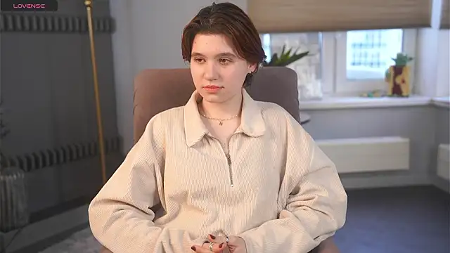 BelleHayton online show from February 13, 2026, 4:23 am