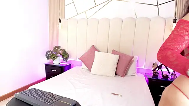 Snapshot of Sol_Midelton chatting on February 23, 2026, 12:39 pm Sol Midelton online show from February 23, 2026, 12:39 pm