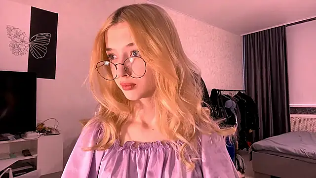 TaliCaan online show from February 22, 2026, 9:00 am