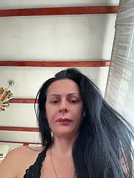 Snapshot of MiriamDelyn chatting on July 18, 2026, 6:44 am MiriamDelyn online show from July 18, 2026, 6:44 am