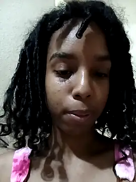 Snapshot of Roxilover chatting on February 8, 2026, 1:14 am Roxilover online show from February 8, 2026, 1:14 am