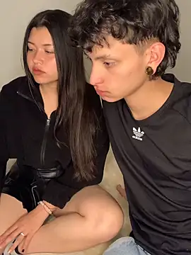 Snapshot of Damn__Love chatting on February 22, 2026, 11:01 am Damn Love online show from February 22, 2026, 11:01 am