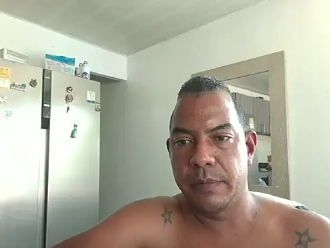 Snapshot of Quillero18 chatting on July 28, 2026, 3:21 pm Quillero18 online show from July 28, 2026, 3:21 pm