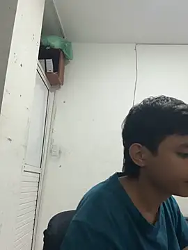 Snapshot of two_cam_latin chatting on February 25, 2026, 8:52 pm two cam latin online show from February 25, 2026, 8:52 pm