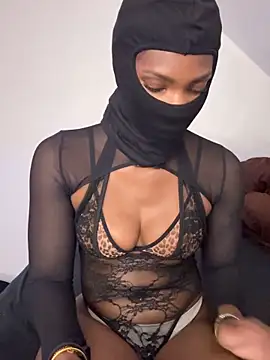 Snapshot of KiaraAmara chatting on February 24, 2026, 5:14 pm KiaraAmara online show from February 24, 2026, 5:14 pm