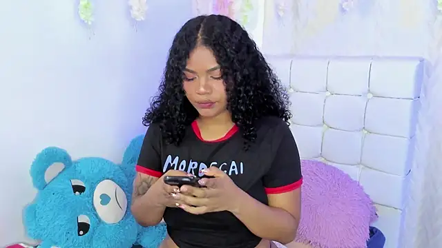 Angel Belll online show from July 27, 2026, 4:19 am