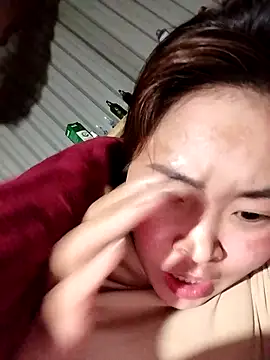 Yiyoongg online show from February 19, 2026, 2:25 pm