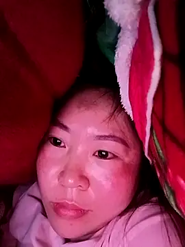 Yiyoongg online show from March 1, 2026, 11:38 pm