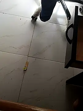 EKSTEEN12 online show from April 8, 2026, 8:49 am