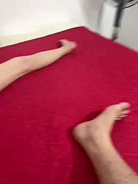 huyenzz online show from April 15, 2026, 4:11 pm